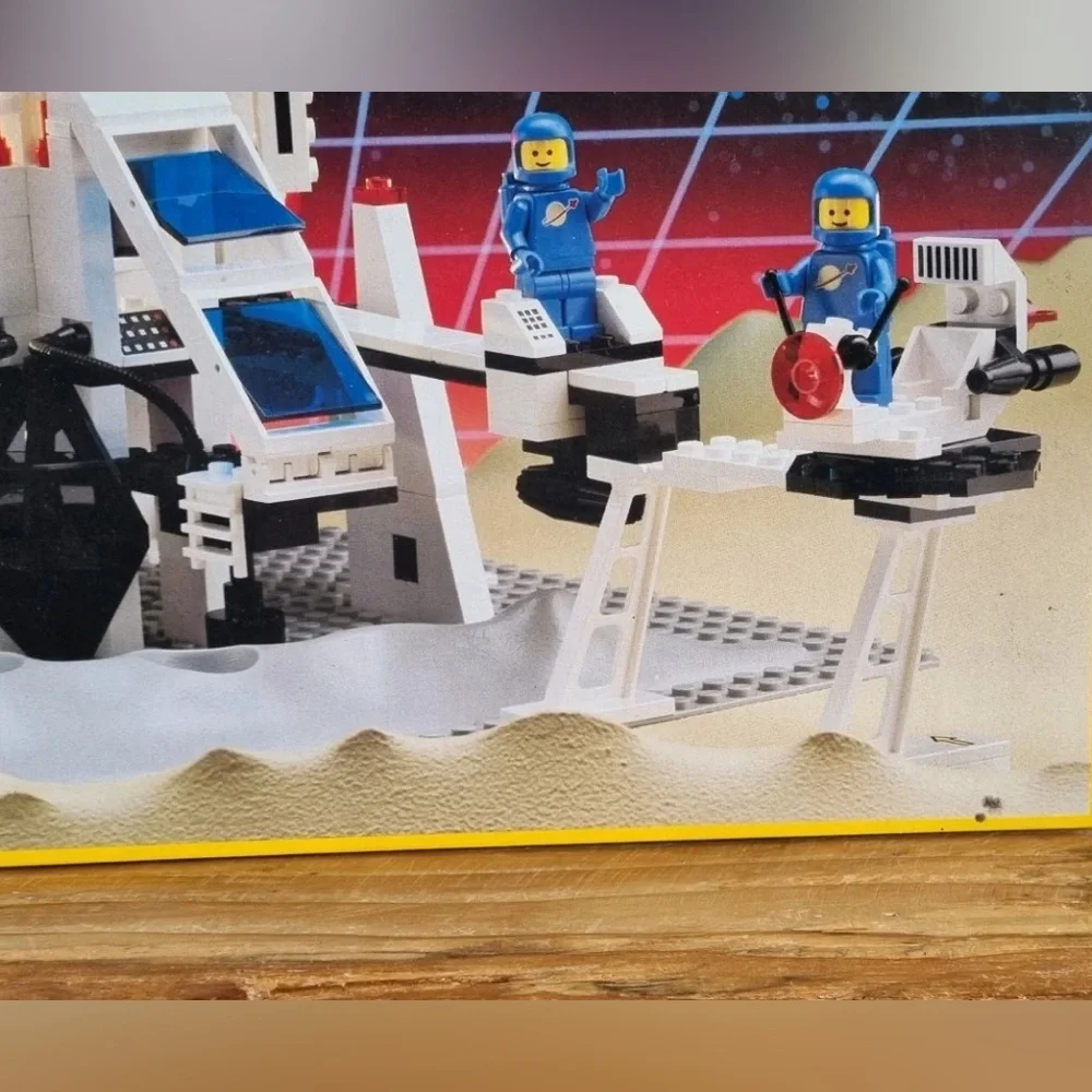 LEGO Classic Space Deep Sea Exploration Set - White & Blue - Picture 3 of 5